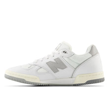 Load image into Gallery viewer, New Balance Numeric - 600 Tom Knox in White/Grey