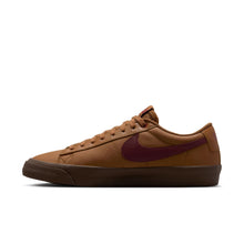Load image into Gallery viewer, Nike SB - Blazer Low Pro Gt in Light British Tan/Dark Team Red