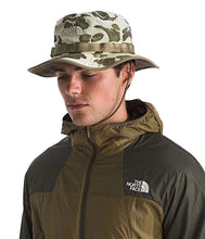Load image into Gallery viewer, The North Face - Class V Brimmer in Cedar Heritage Print
