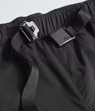 Load image into Gallery viewer, The North Face - Class V Pathfinder Belted Short 7" in TNF Black
