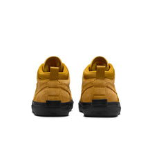 Load image into Gallery viewer, Nike SB - React Leo in Bronzine/Bronzine/Black
