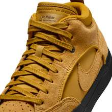 Load image into Gallery viewer, Nike SB - React Leo in Bronzine/Bronzine/Black
