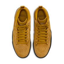 Load image into Gallery viewer, Nike SB - React Leo in Bronzine/Bronzine/Black
