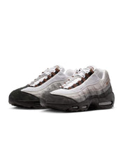 Load image into Gallery viewer, Nike SB - Air Max 95 in Black/Cacao Wow-Anthracite-LT Graphite

