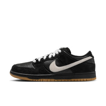 Load image into Gallery viewer, Nike SB - Dunk Low Pro in Black/White-Black-Gum Light Brown
