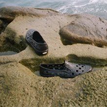 Load image into Gallery viewer, Vans - Slip on TRK in Black
